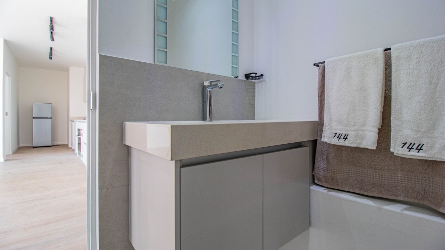 2 Bedroom Property for Sale in Claremont Western Cape